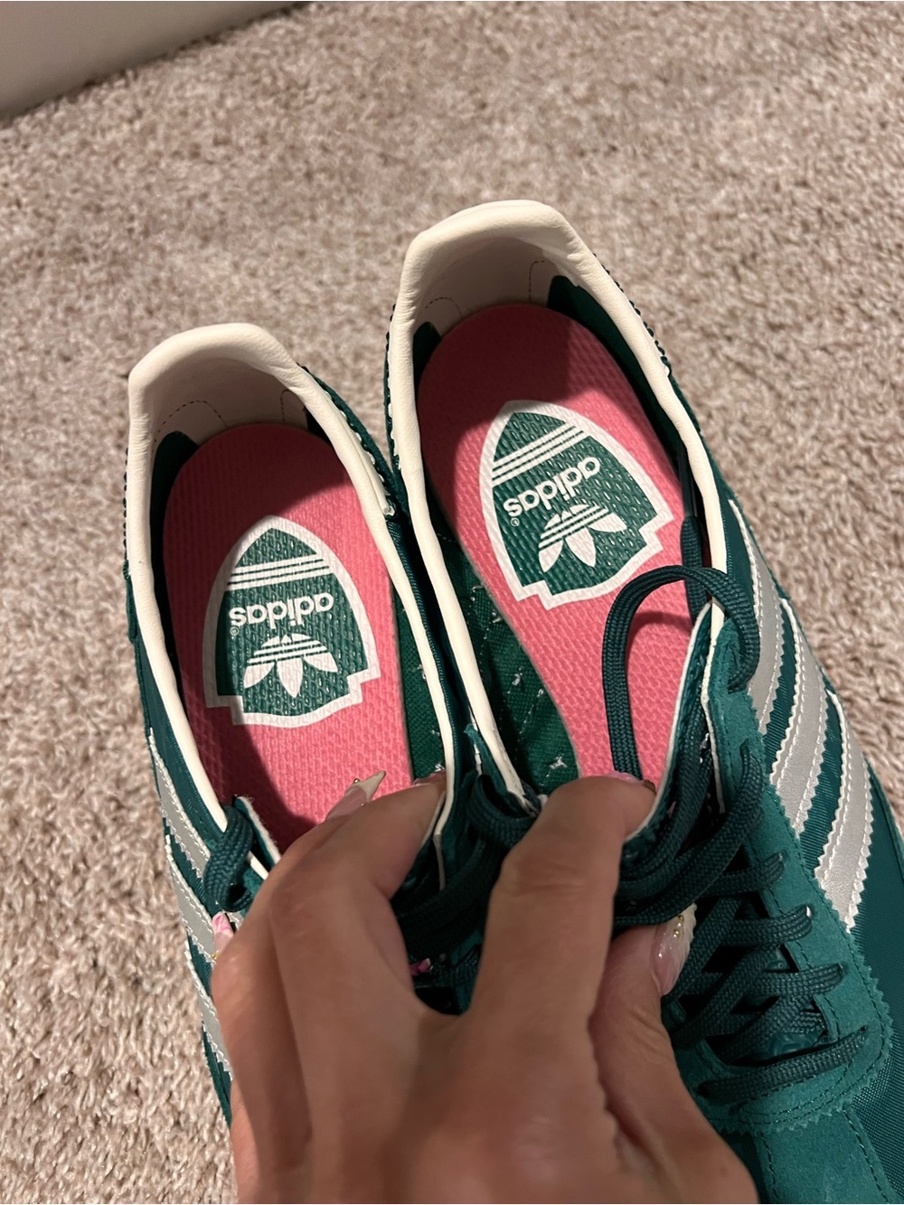 Like NEW! Adidas SL 72 OG green Pink Sneakers size 7.5 - Picture 3 of 10